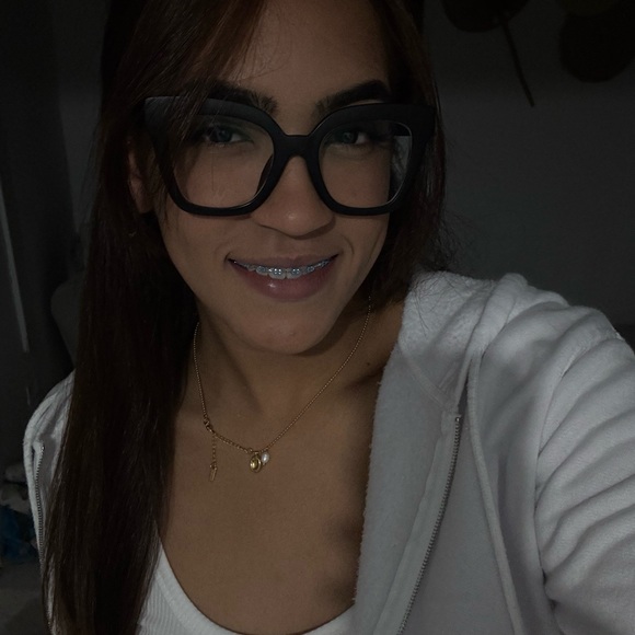 yanelis_nicole